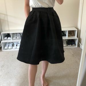 Midi Black Skirt with pockets